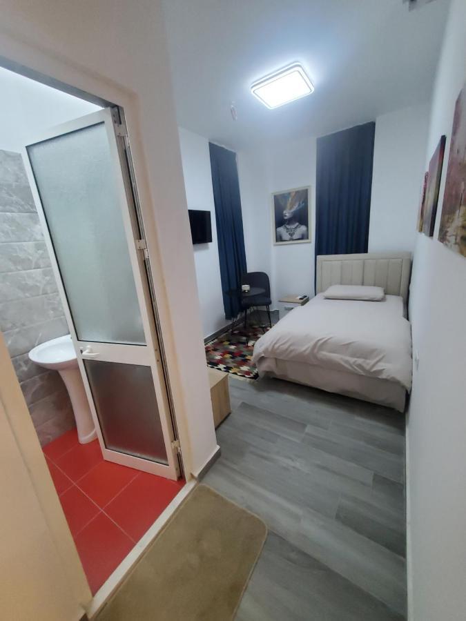 Bs Hotel Durrës Rum bild