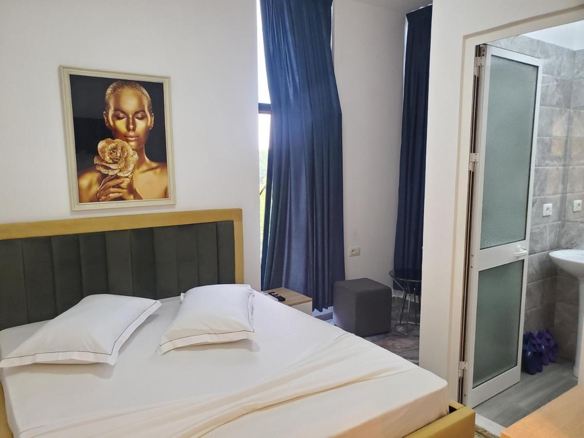 Bs Hotel Durrës Rum bild