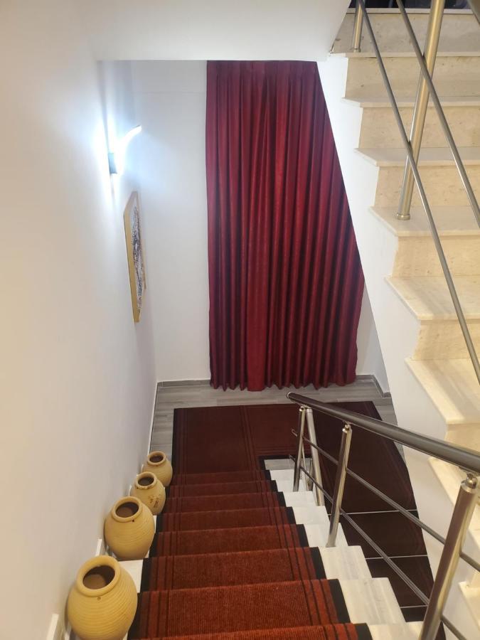 Bs Hotel Durrës Exteriör bild