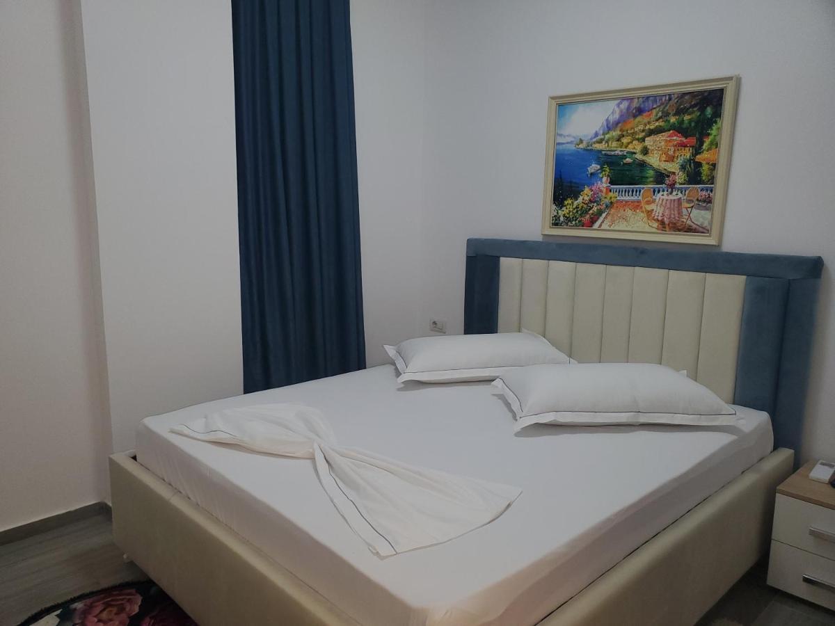 Bs Hotel Durrës Exteriör bild